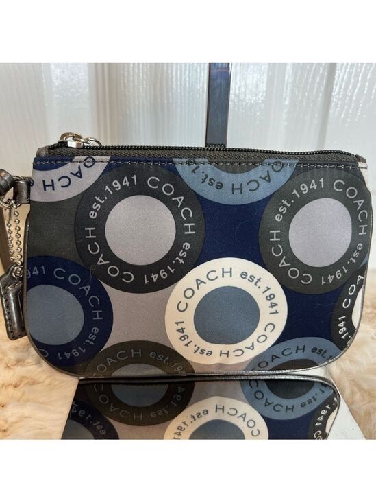 Coach Handbags - COACH WRISTLET BLUE GRAY & CREAM SCARF PRINT SIGNATURE SATEEN WRISTLET